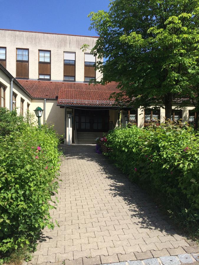 Hotel-Gasthof Deutschmeister Donauwoerth Exterior photo